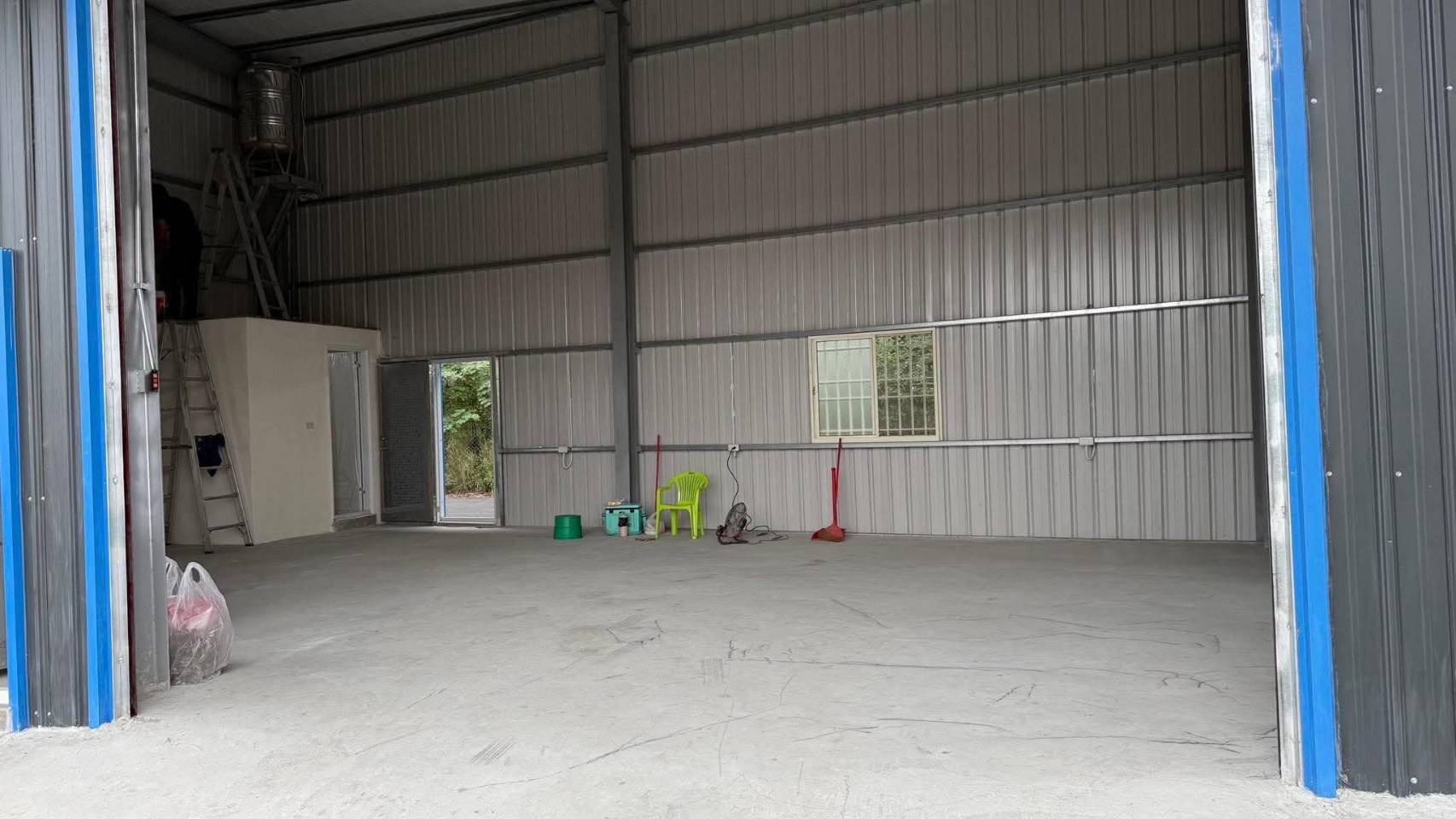 【稀有釋出！大社和平路一段】大馬路25坪廠房出租，三相電、自來水，月租$28000，國道七號動工在即，交通未來大升級！