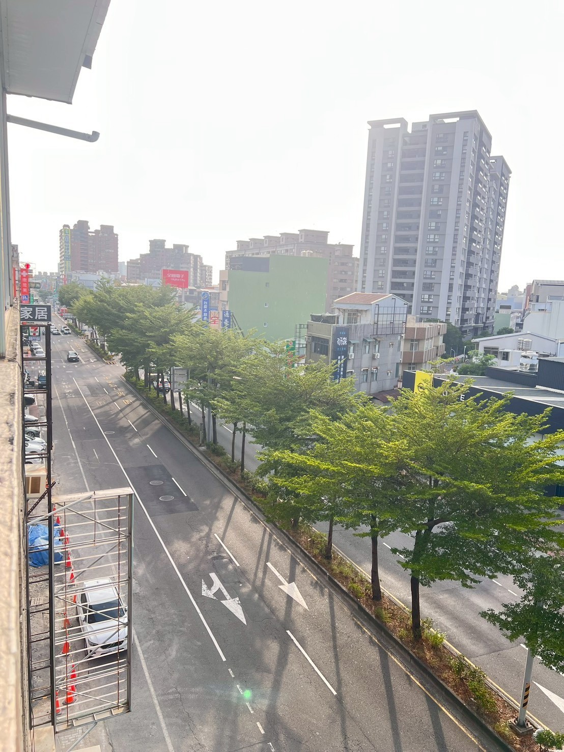 中華東路30米路金店面