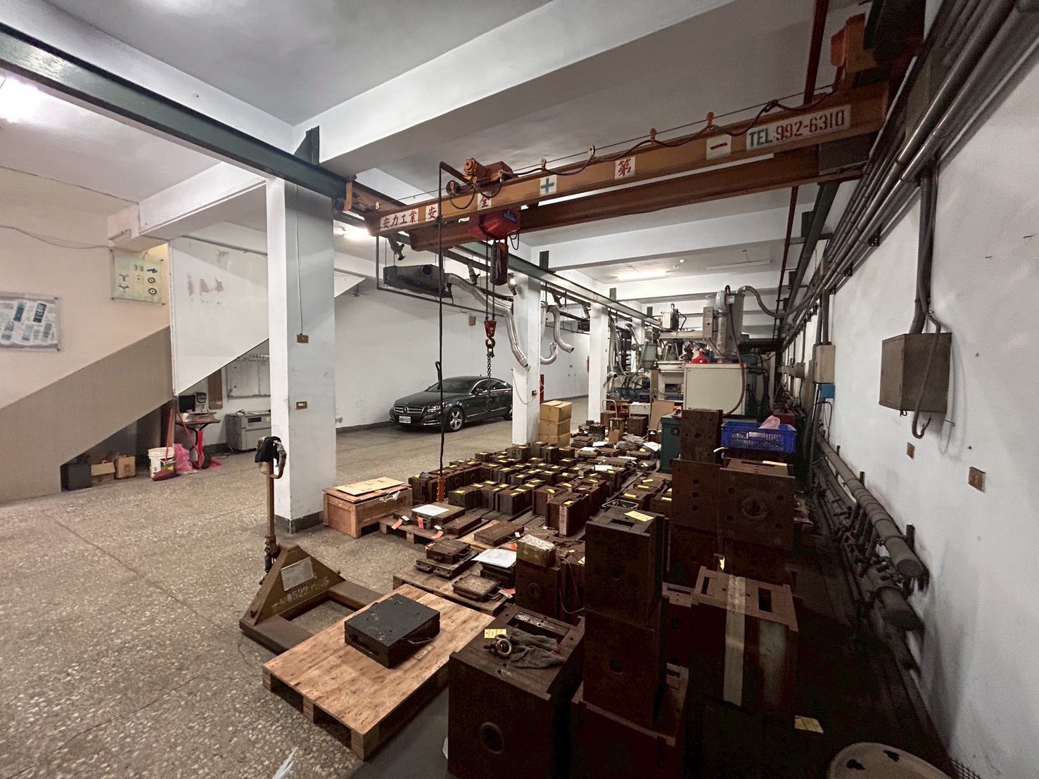 三重新穎透天廠房(天車) &bull;   新北市廠房買賣/工業地/建地/徵收農地/廠房出租