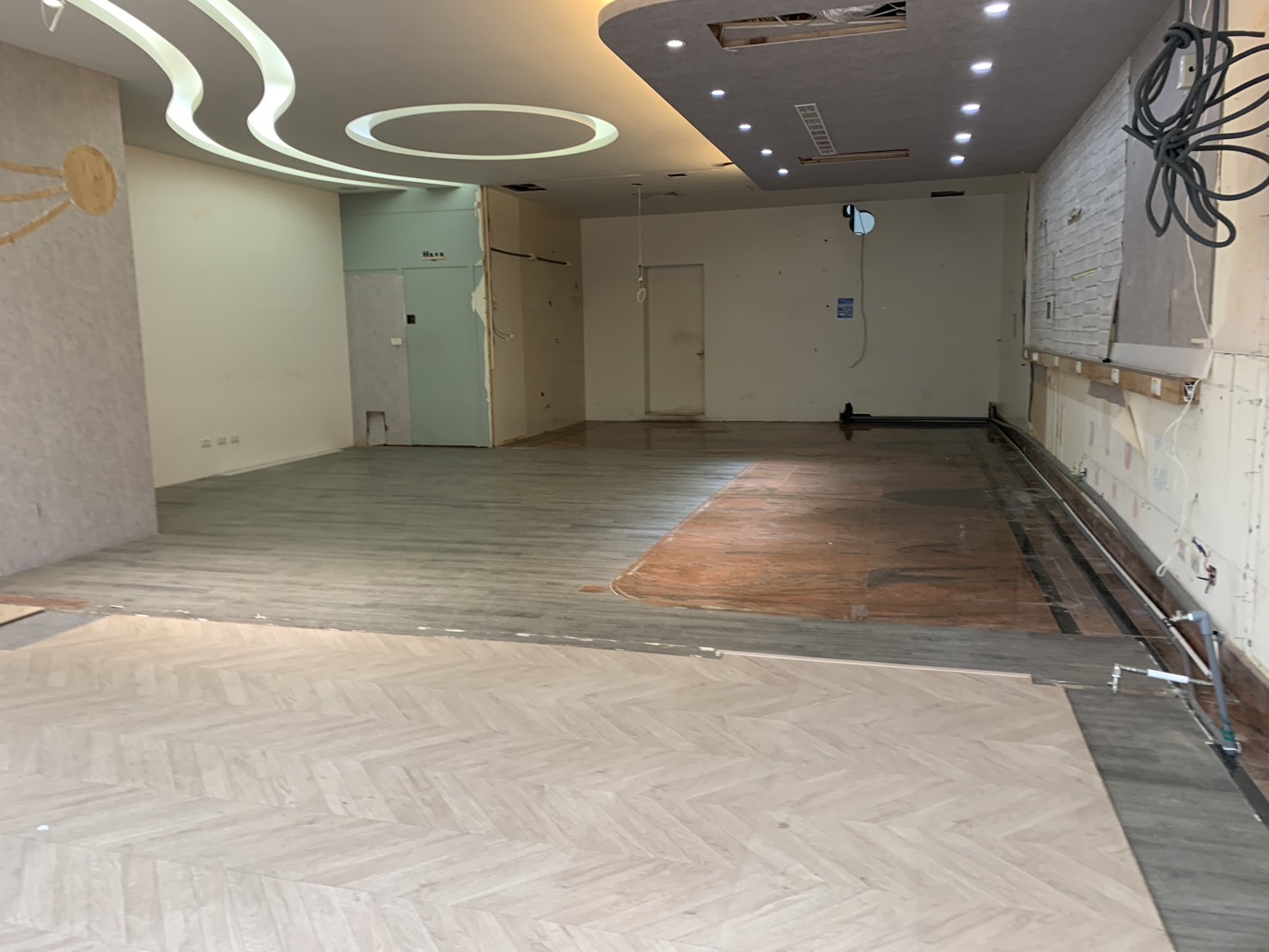【青埔高鐵北路】臨20米路金店面