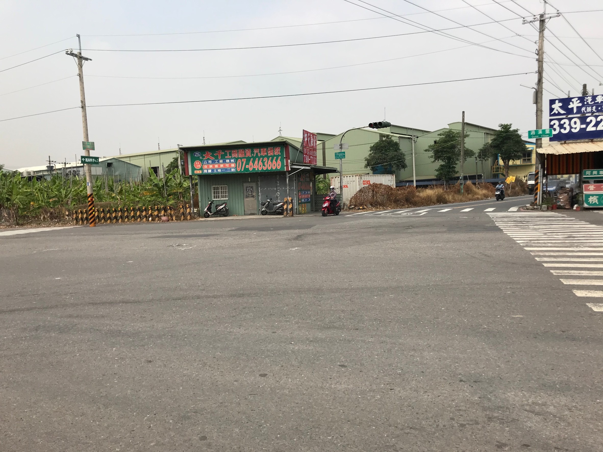 大寮光明路口三角窗60米大面寬三面臨路店面農地（陳美鳳）