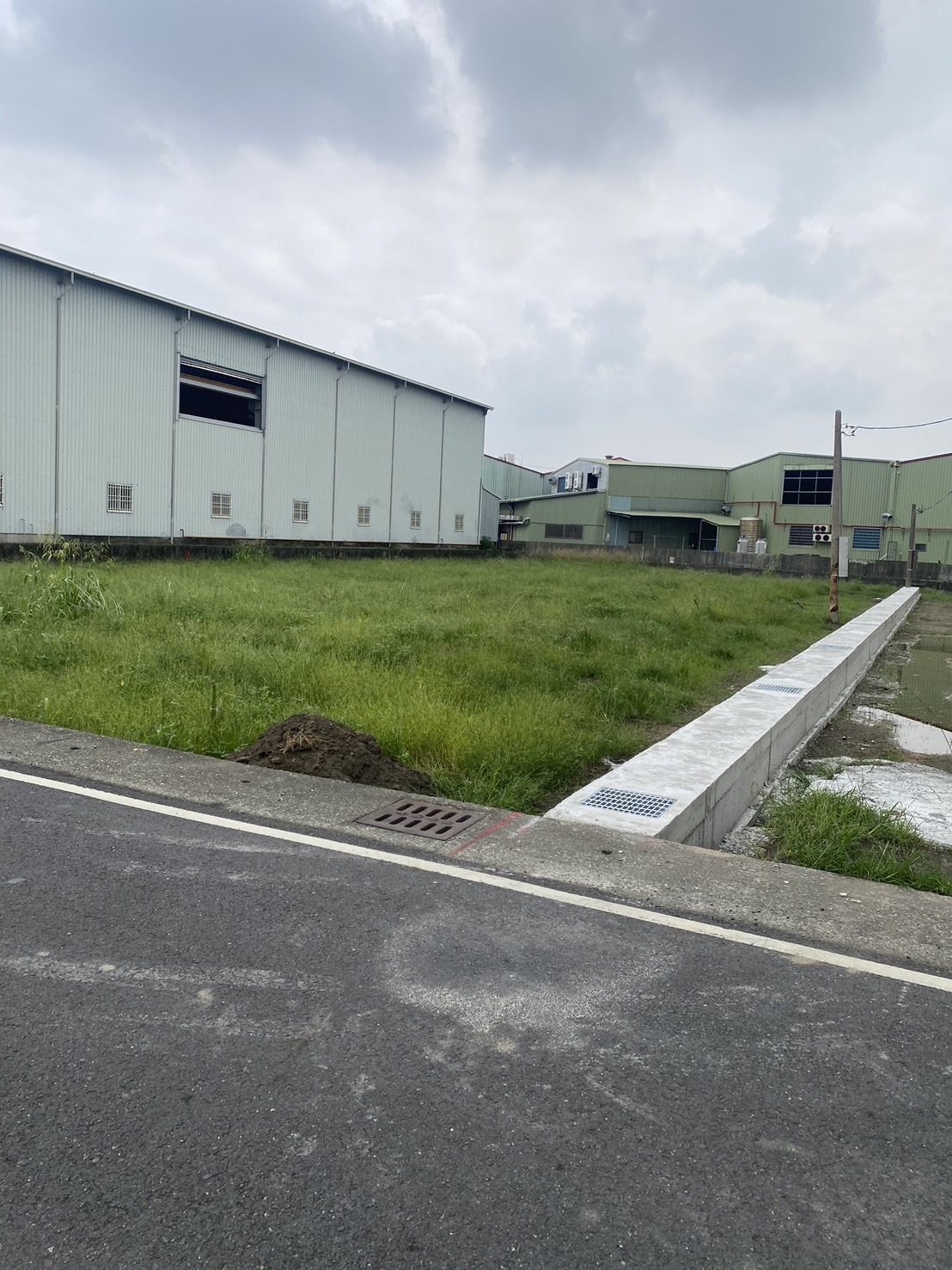 大寮交流道附近9米大路寬農地（陳美鳳）