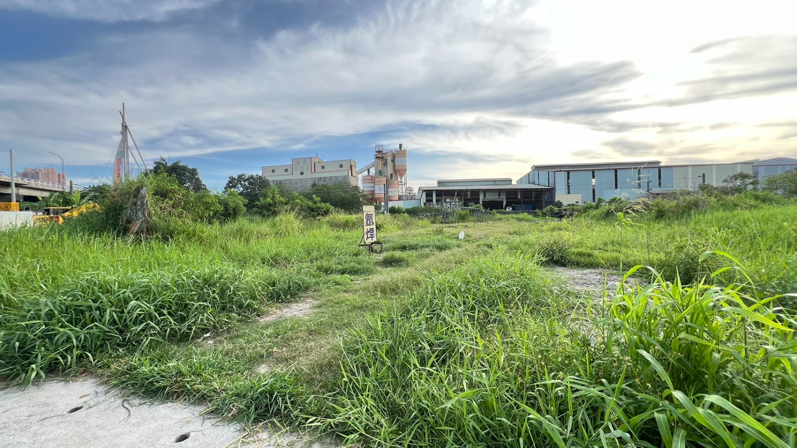 近岡山第二交流道面寬農地｜都市計畫內｜近捷運岡山農工站