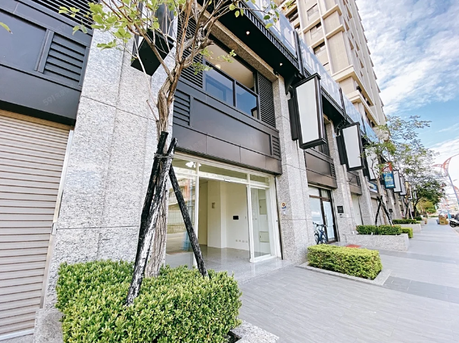 三井Lalaport 金店面 大面寬！氣派宏偉！