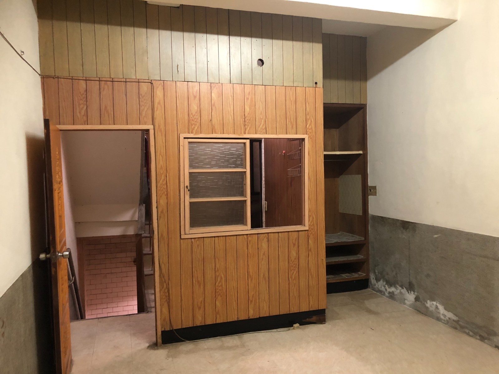 鼎山輕軌家樂福透天厝