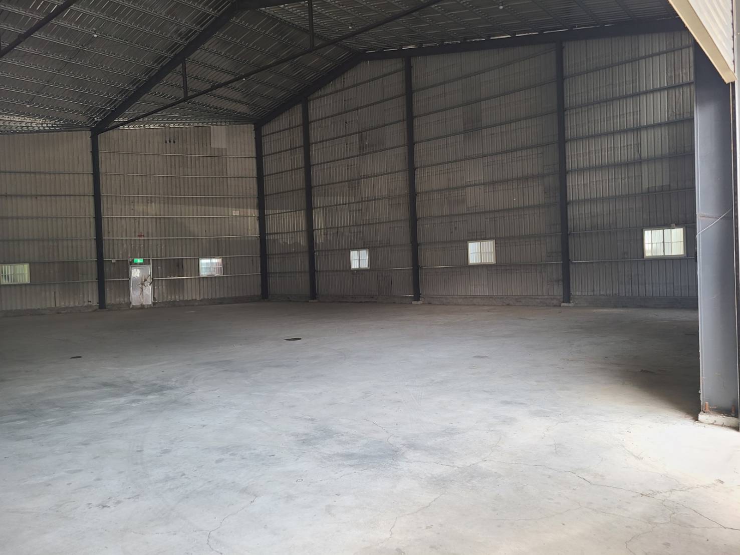 林口工一旁挑高6米鋼構廠房&bull;	新北市廠房工業地買賣出售/廠房出租