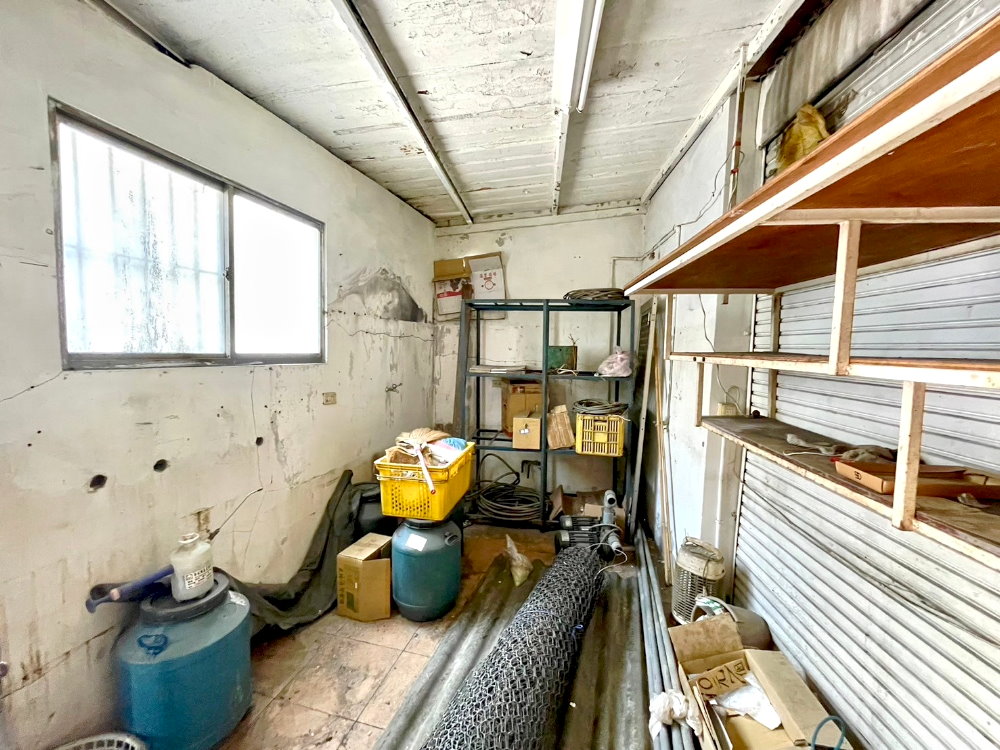 忠孝國小雙面路建地