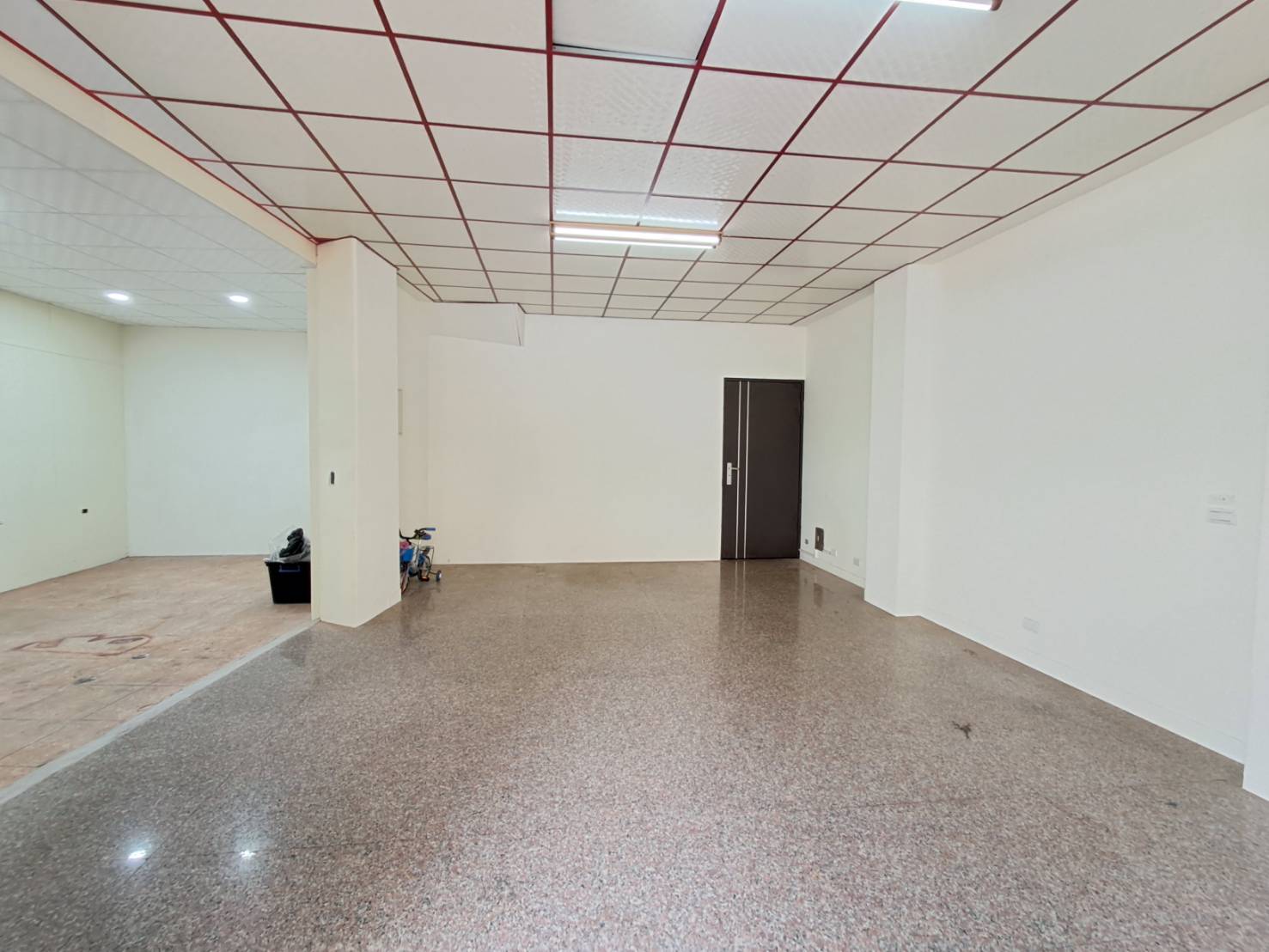 水湳商圈平德黃金店面