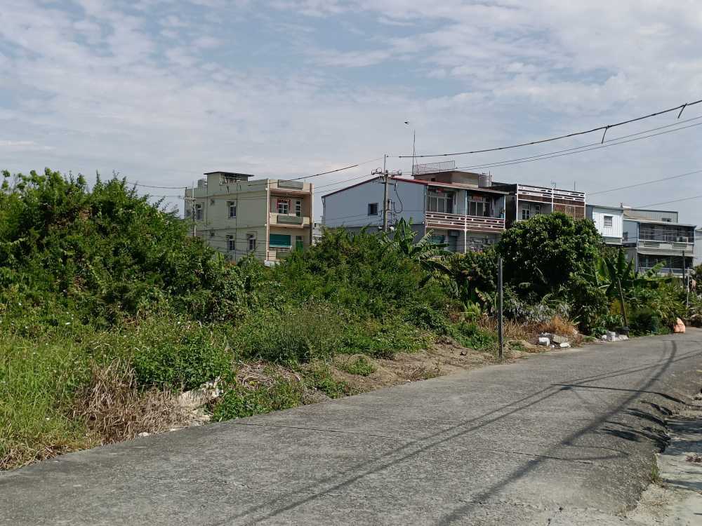 岡山科技園區旁雙面路三角窗方正農地