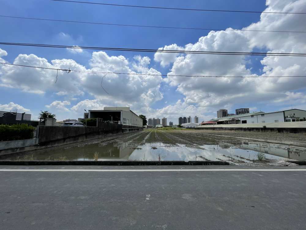 鳥松都內優質方正農地含水溝8米路7