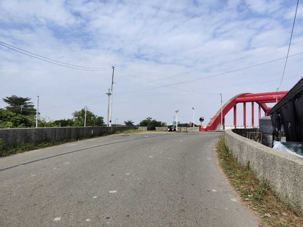岡山區鄰滯洪池近白埔產業園區都內農地