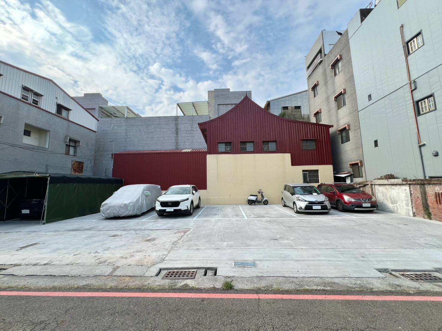 嘉女旁大面寬收租建地
