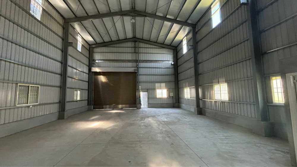 大寮都計內農地近高屏大橋全新倉庫