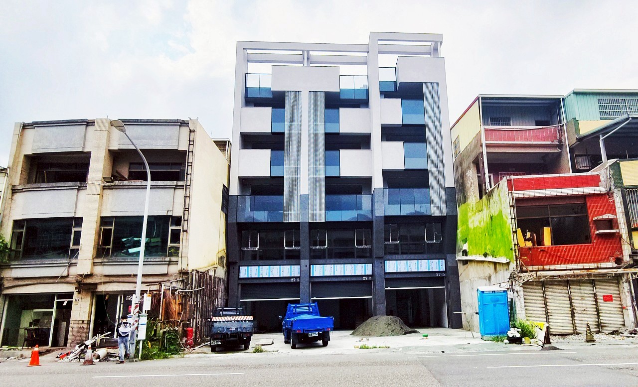 ?鳥松 捷運黃線 正四樓 電梯 店面透天?