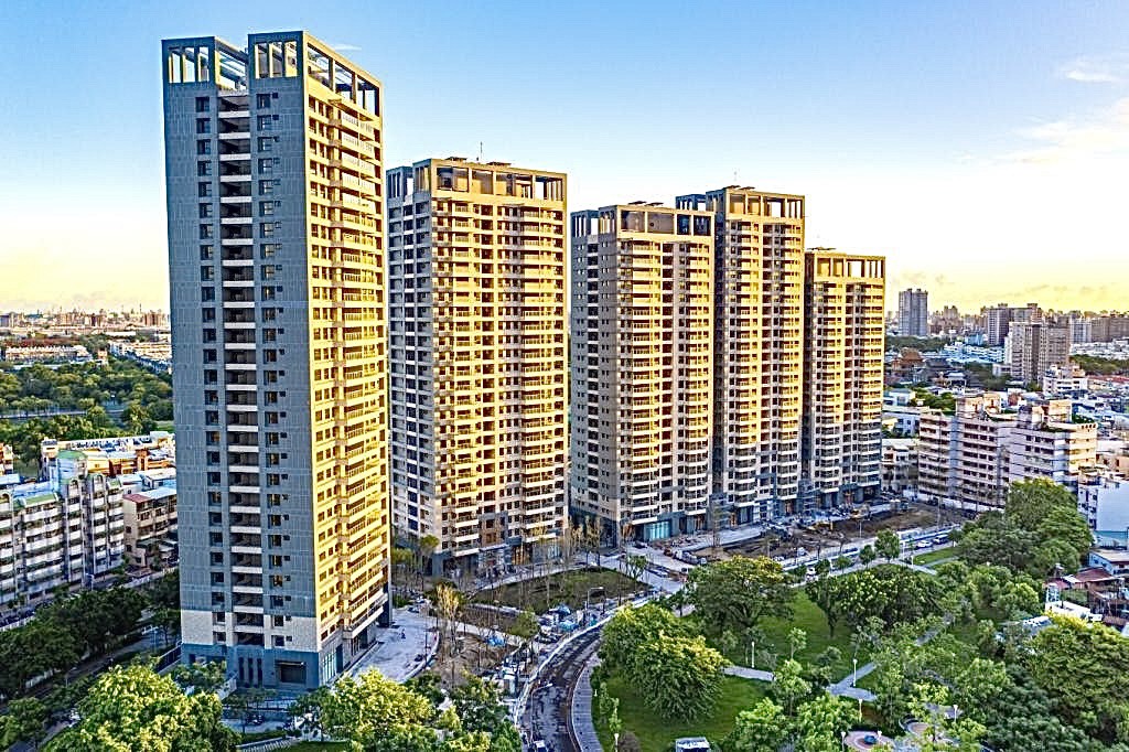 ⭐鳳山體育館&鳳西國小 面公園 高樓邊間2+1景觀宅⭐