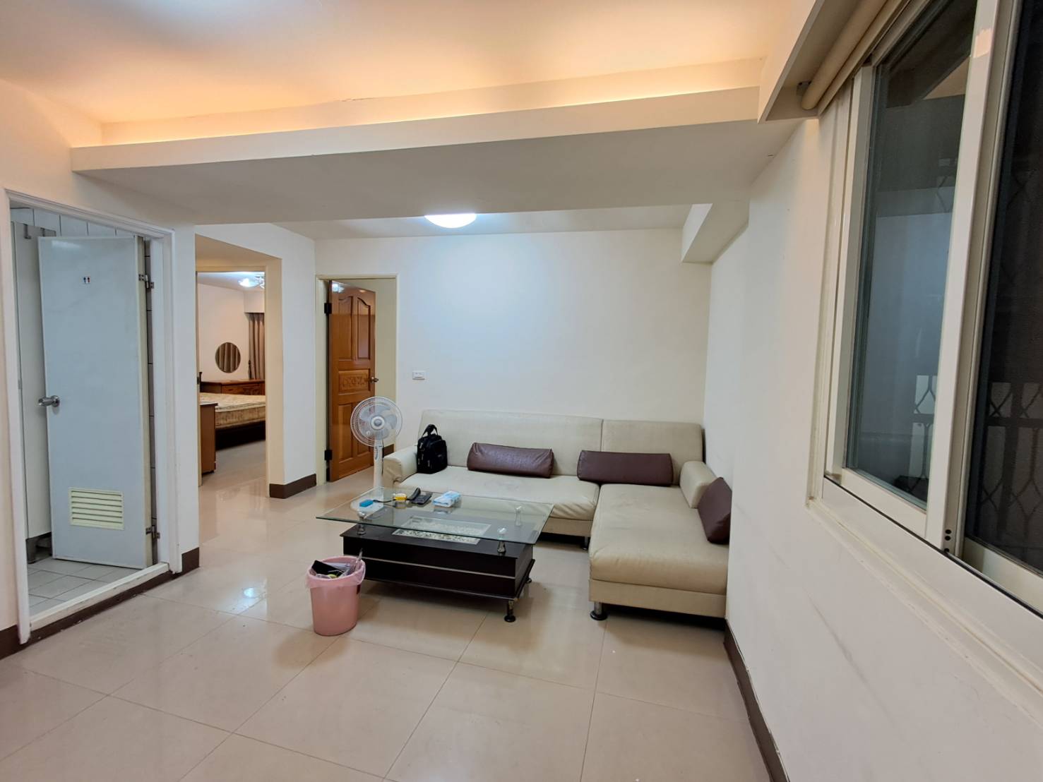 大連路2樓3房美公寓