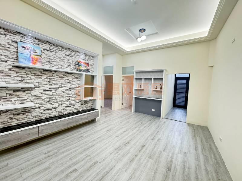 南區:新裝潢3房+車位