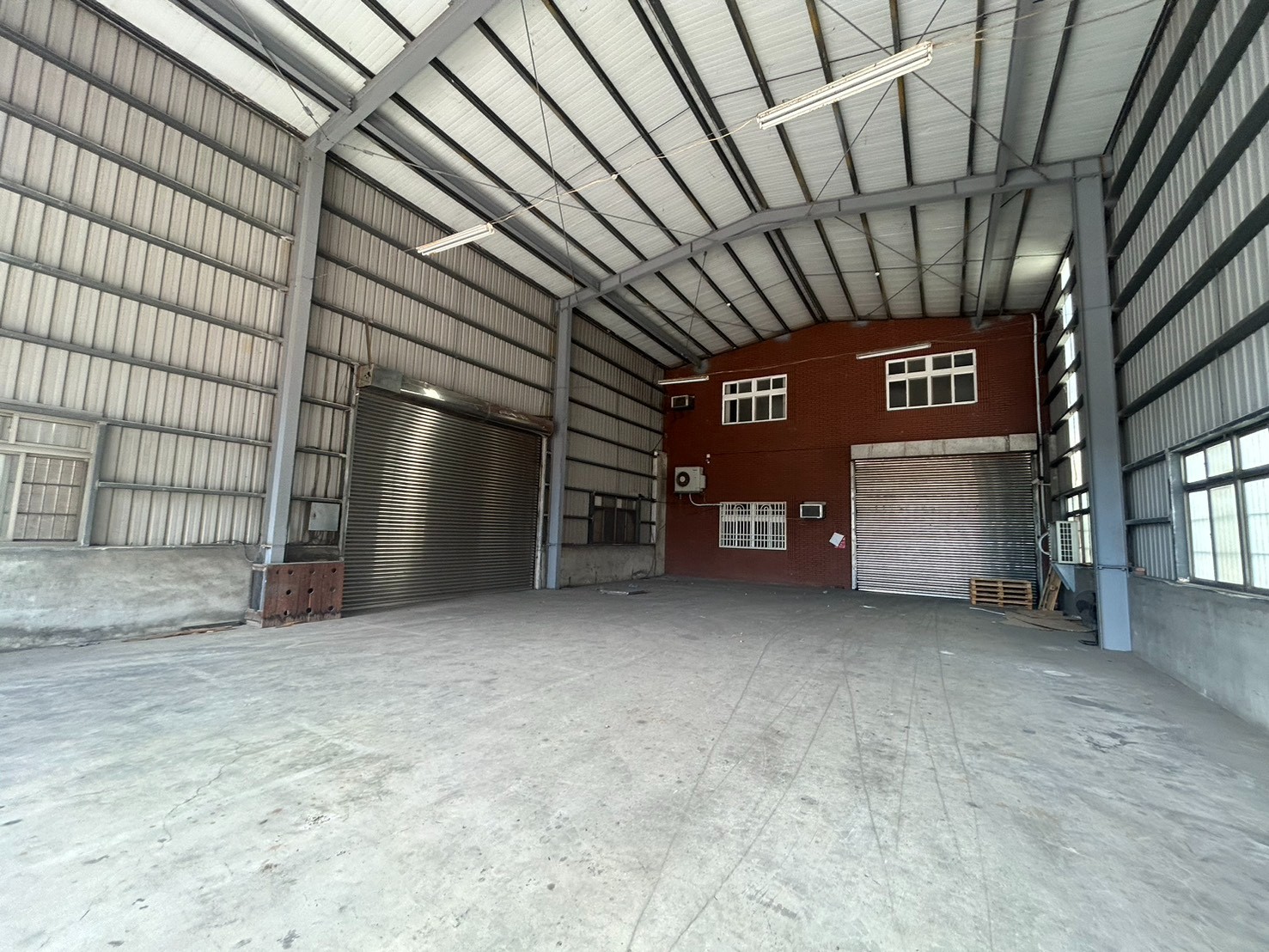 苗栗頭份工業區/挑高7.5米/可廠登廠房 &bull;    苗栗廠房買賣/工業地/建地/徵收農地/廠房出租