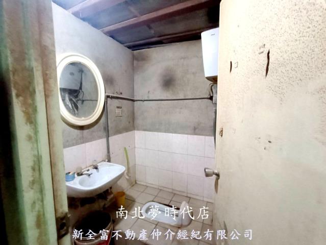 仁德區~太乙一街-專★租＊太乙工業廠房３樓有貨梯-洽0916-275-145 蔡銘勳