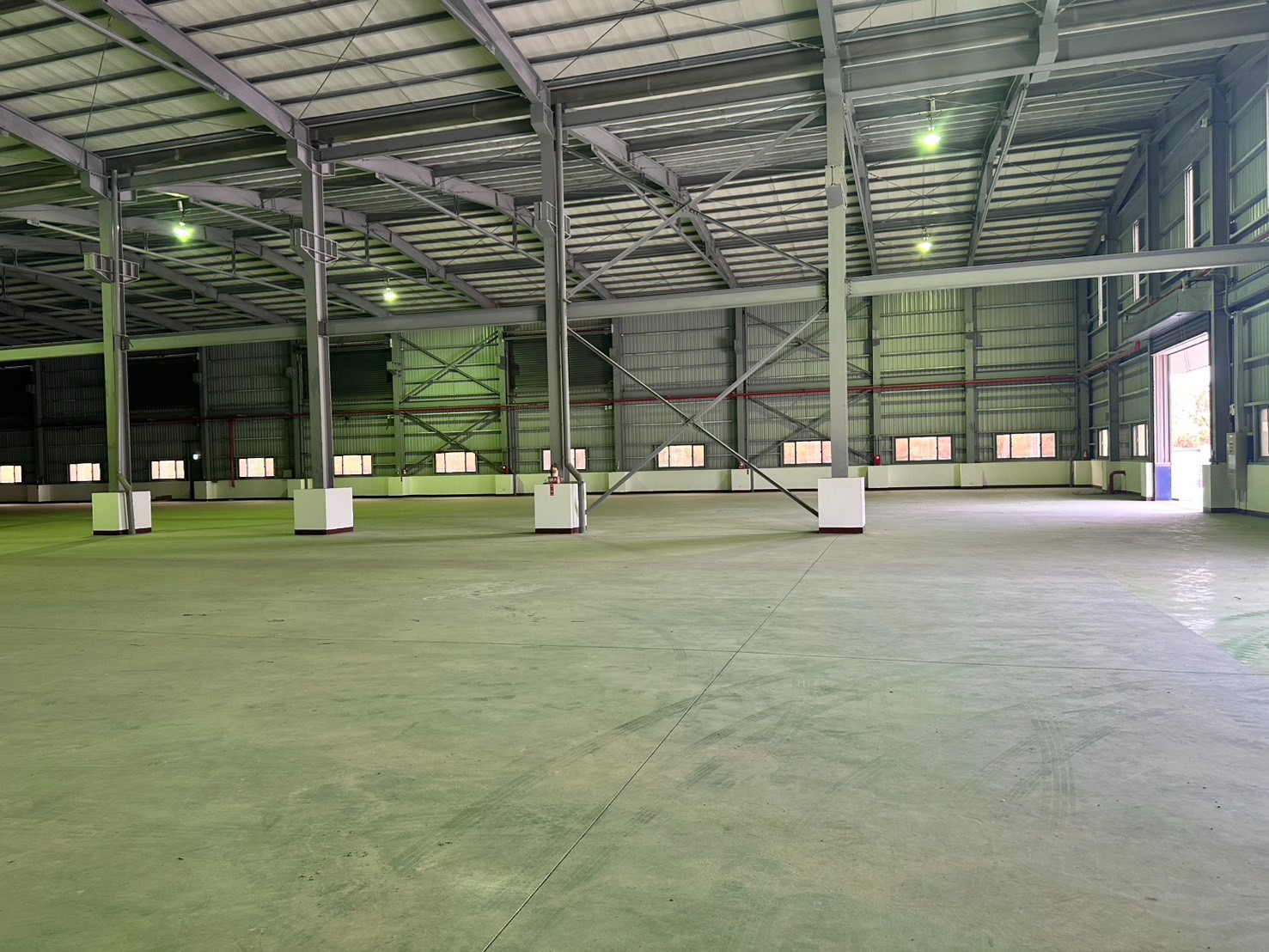 彰濱挑高方正廠房