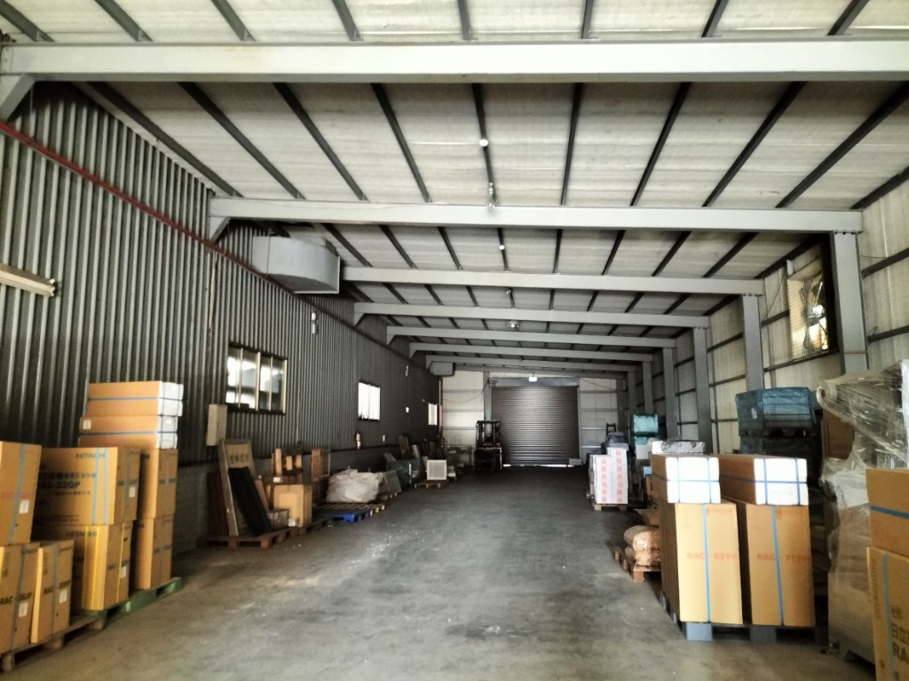 工業區大腹地碼頭廠房