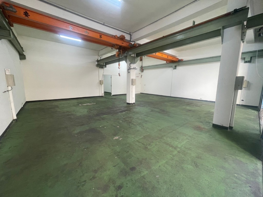 桃園近省道大面寬天車廠房