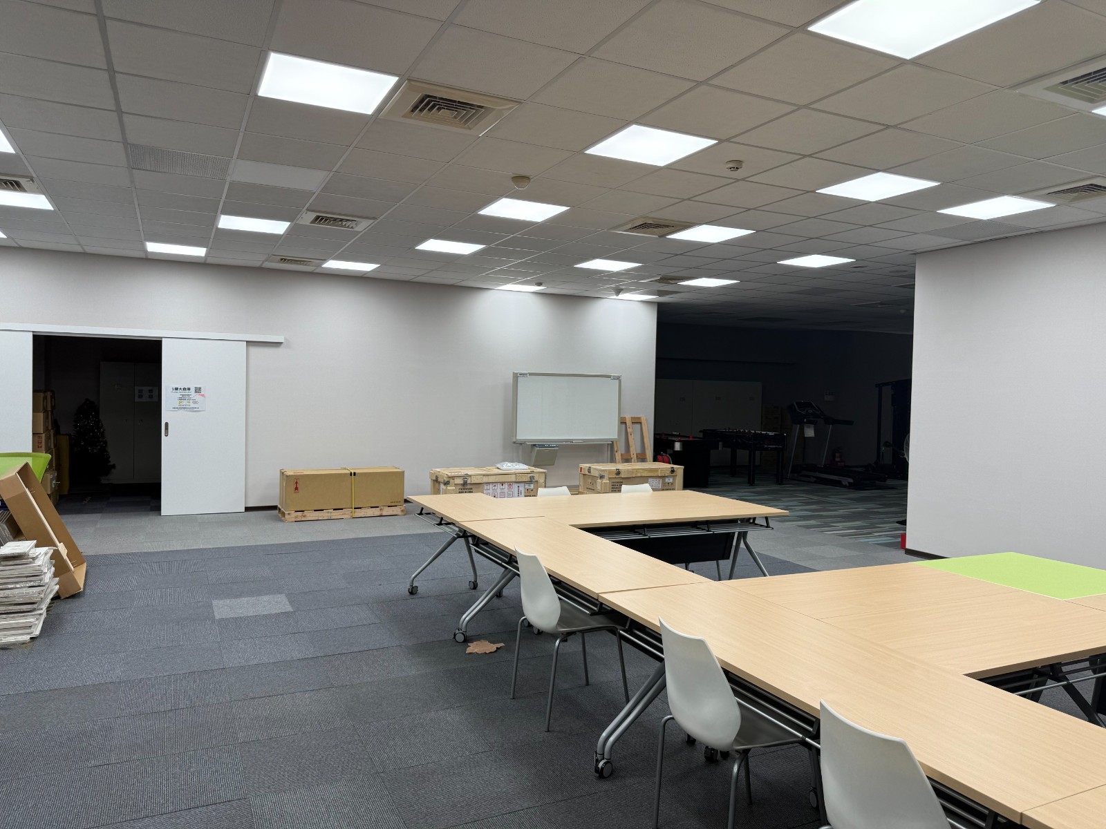 琪琪?推~近新店交流道工業區旁氣派廠店