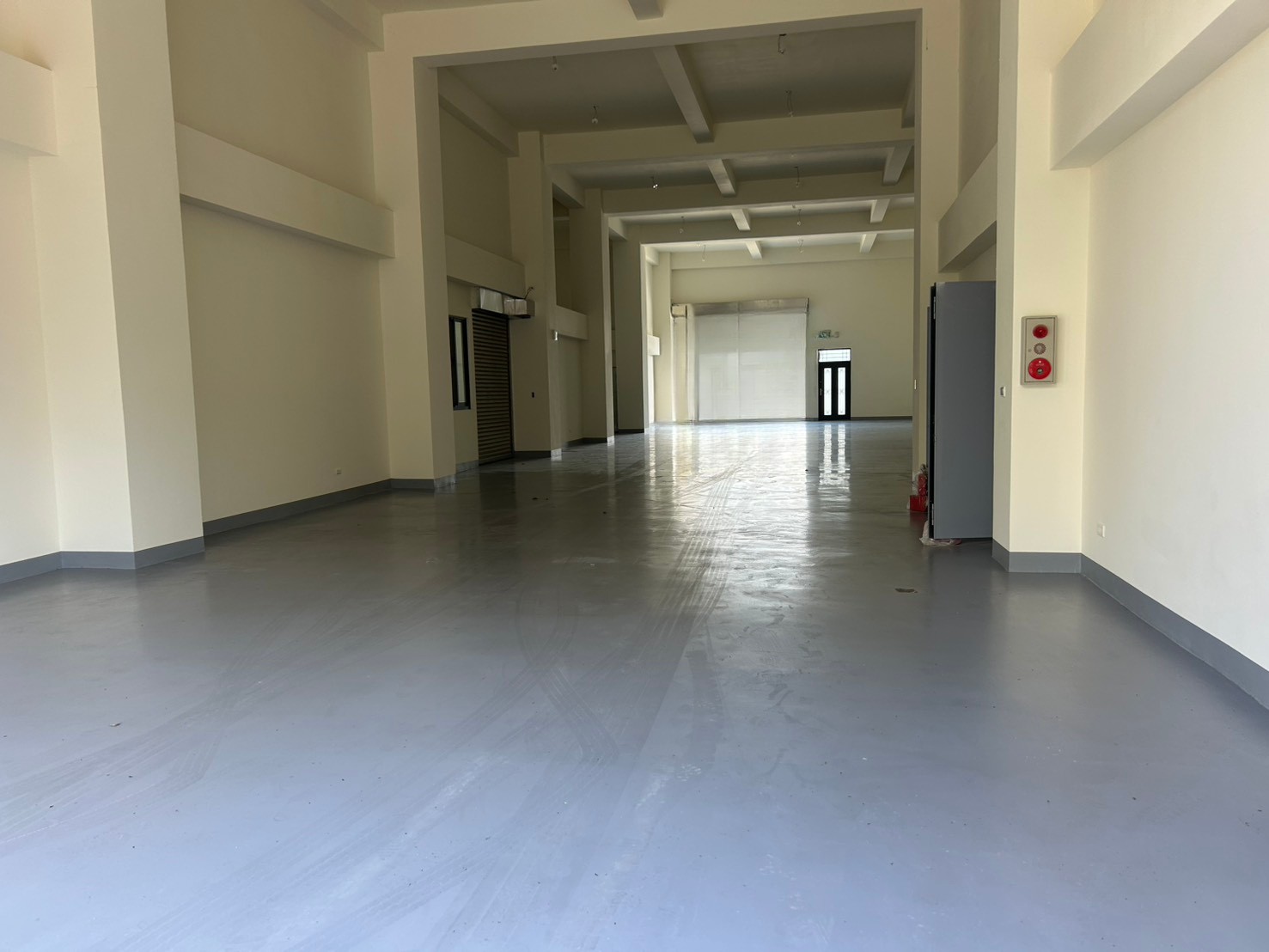 【租】★林口交流道旁全新廠房出租★可依法申請工廠登記★