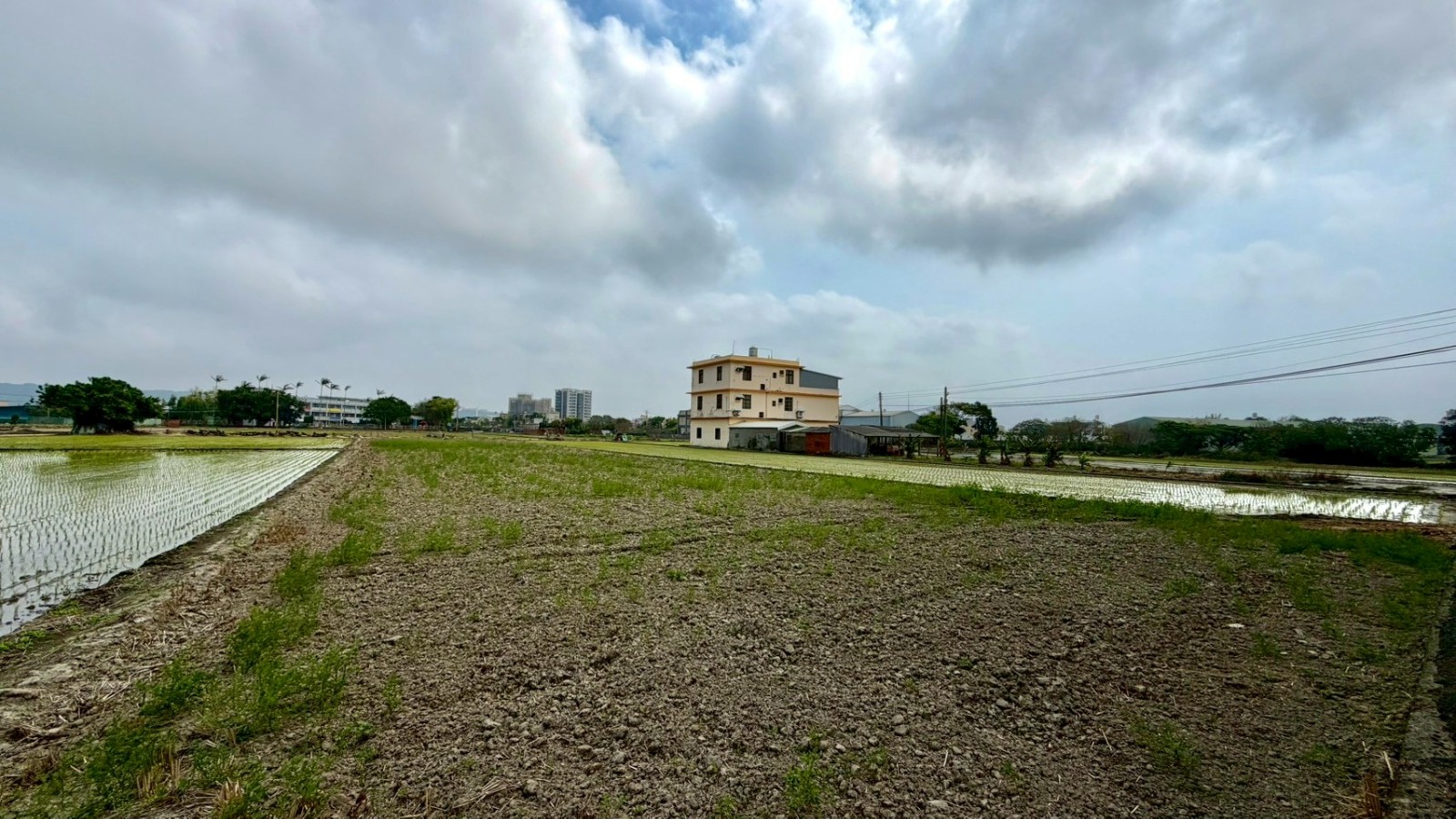 竹北新港國小旁小坪數田