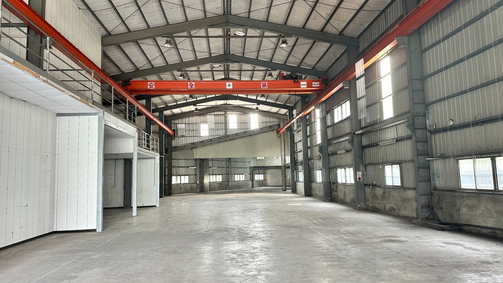 土城挑高天車廠房/工業地廠房買賣租賃