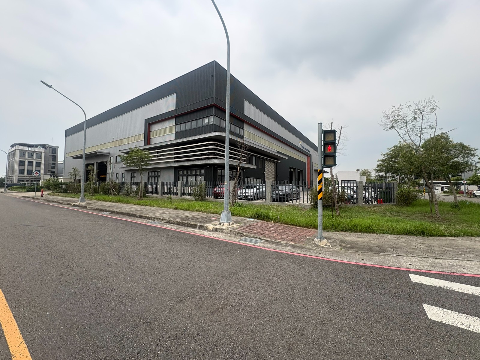 和發園區 黃金三角窗 千坪鋼骨廠房(98)