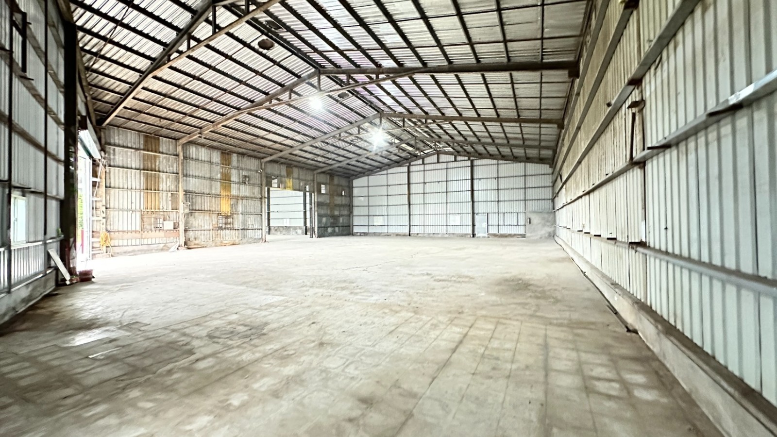 林口粉寮挑高腹地廠房/工業地廠房買賣租賃