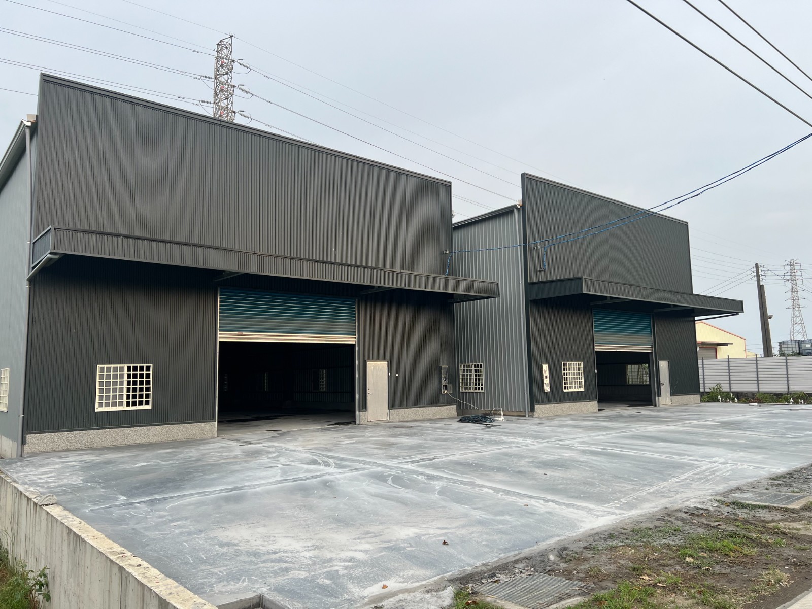 高雄廠房出售｜林園215坪大路邊倉庫廠房｜未來15米計畫道路增值強