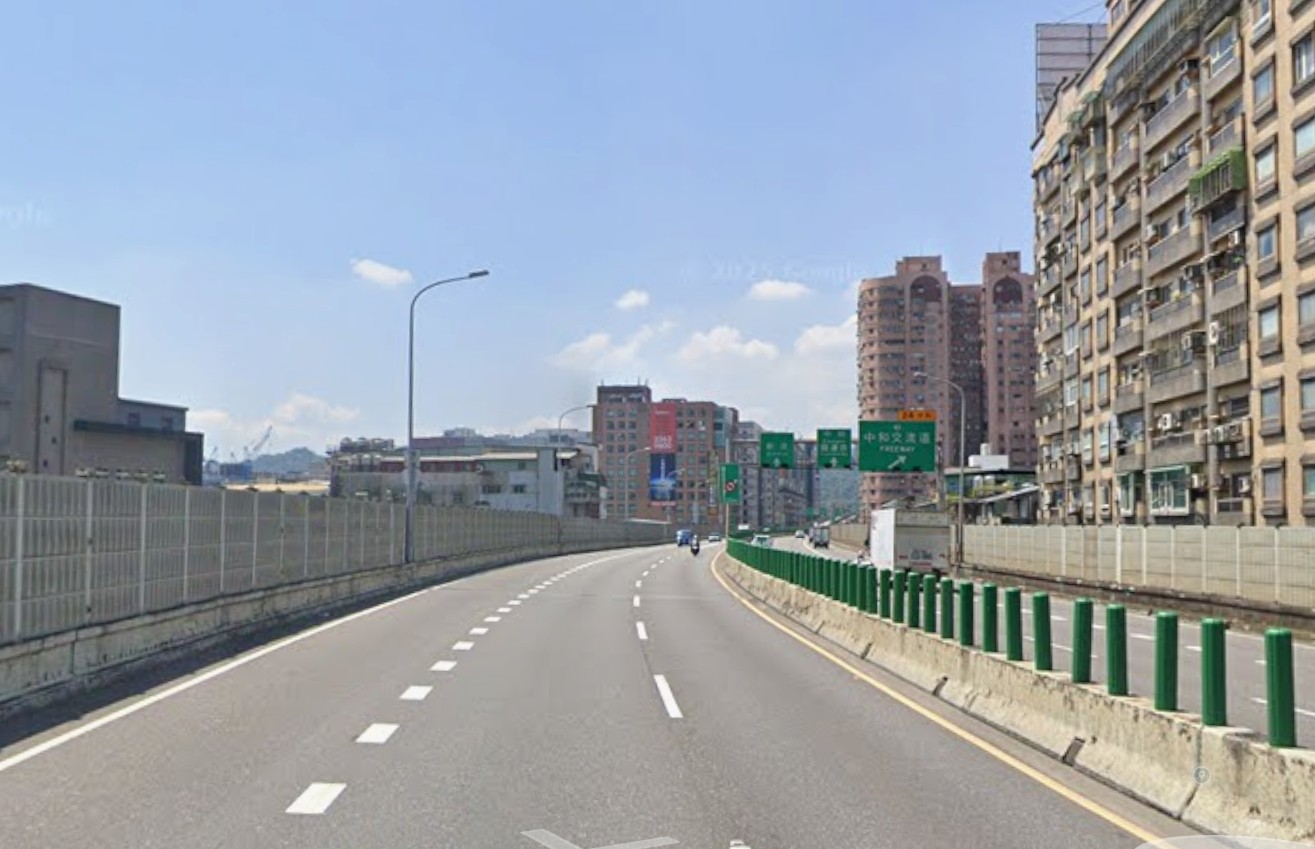 中和工業區12米路/乙工廠房 &bull;  新北市廠房買賣/工業地/建地/徵收農地/廠房出租