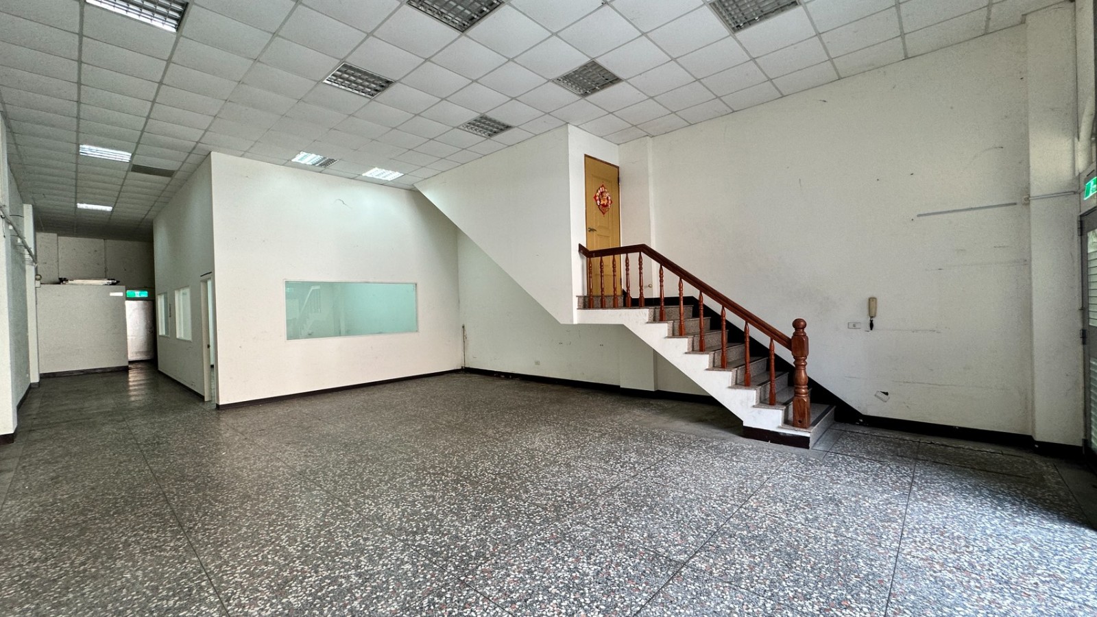 蘆竹/貨梯/RC挑高廠房(可廠登) &bull;   桃園廠房出租/工業地/廠房/建地/徵收農地/買賣
