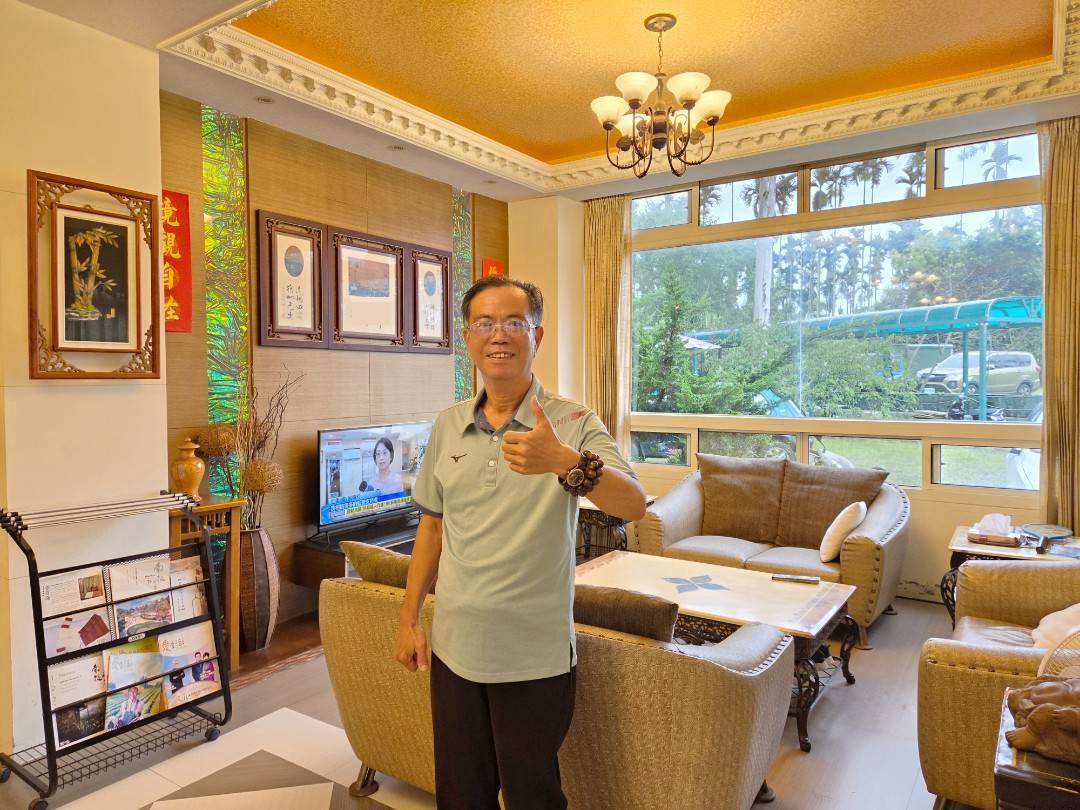 鹿谷近溪頭內樹皮段獨棟渡假別墅台中買屋賣房 土地王劉志忠