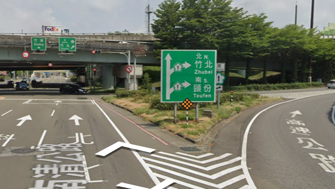 竹科交流道旁面寬乙工地
