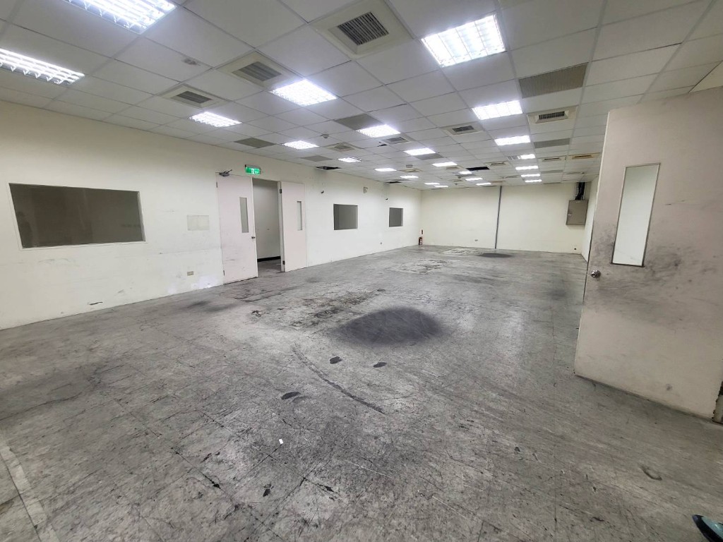 芎林國道3號旁貨梯可廠登大車可進廠房｜工業地買賣｜廠房買賣出租｜亞輪工業地廠房