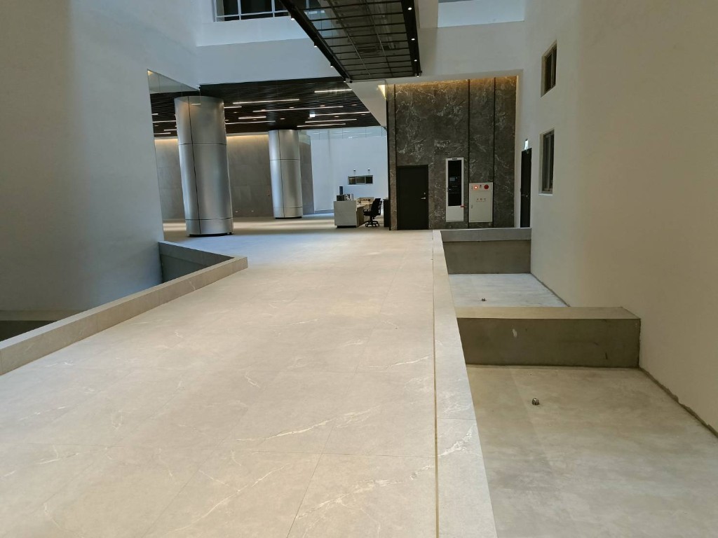 香山近台1線挑高貨梯可廠登碼頭廠房｜工業地買賣｜廠房買賣出租｜亞輪工業地廠房
