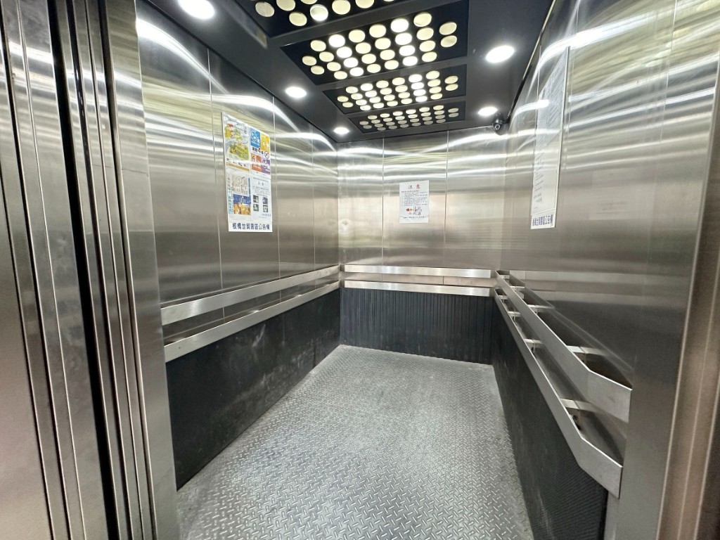 板橋近65快速道路貨梯可廠登廠房｜工業地買賣｜廠房買賣出租｜亞輪工業地廠房