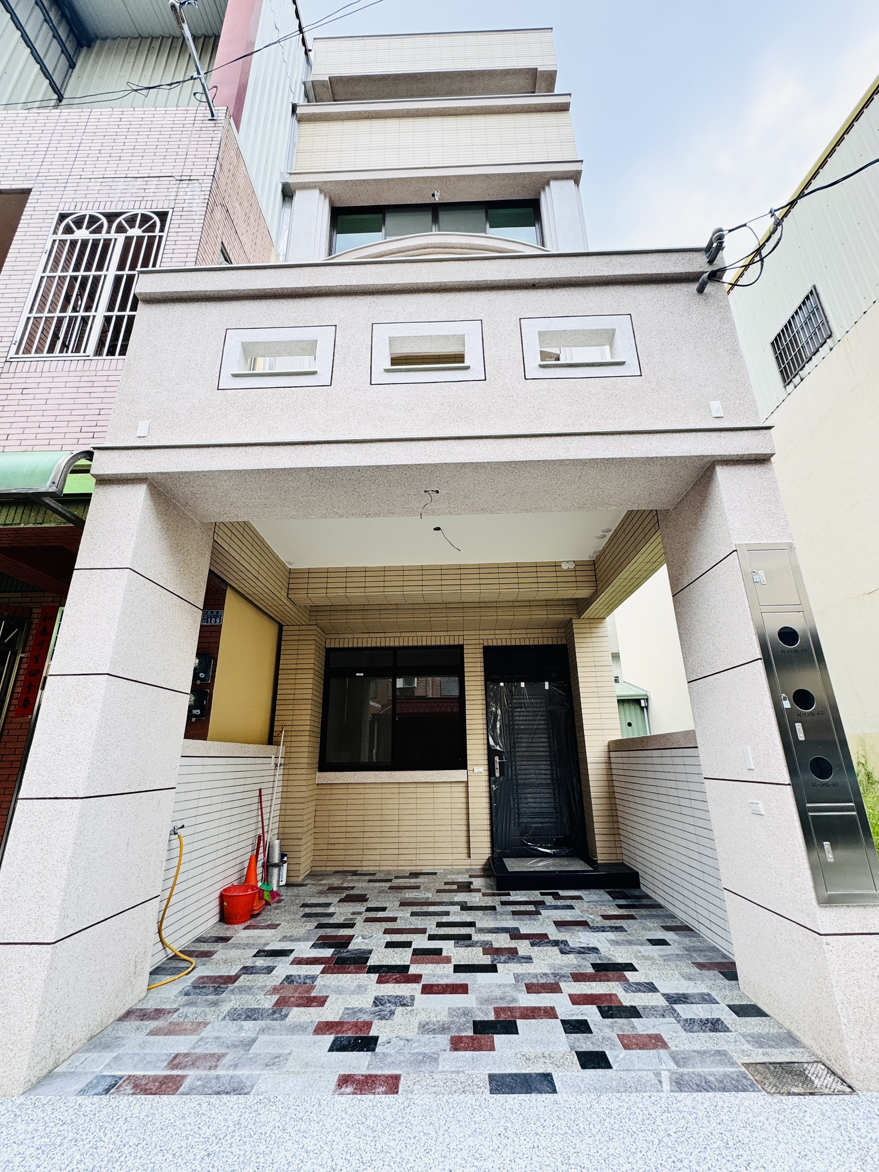 ❤️南投雙學區｜全新4套房新墅